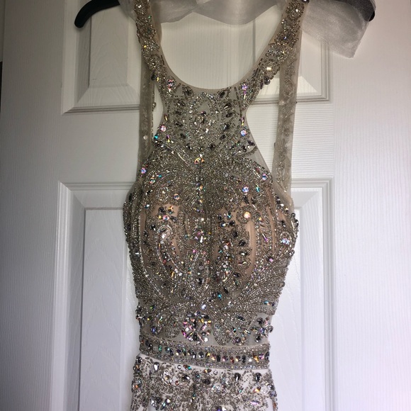 Women’s formal dress Size 4 - Picture 3 of 8